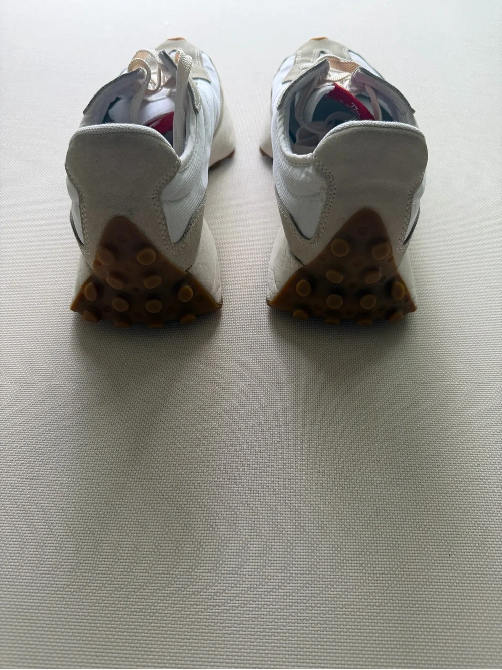 New Balance Unisex Cream White Sneakers Men’s US 9 / Women’s US 10.5.